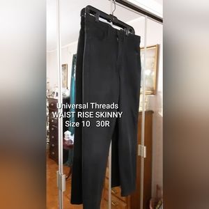 LADIES UNIVERSAL THREADS WAIST RISE SKINNY DARD WASH JEANS, SIZE 10 30R
